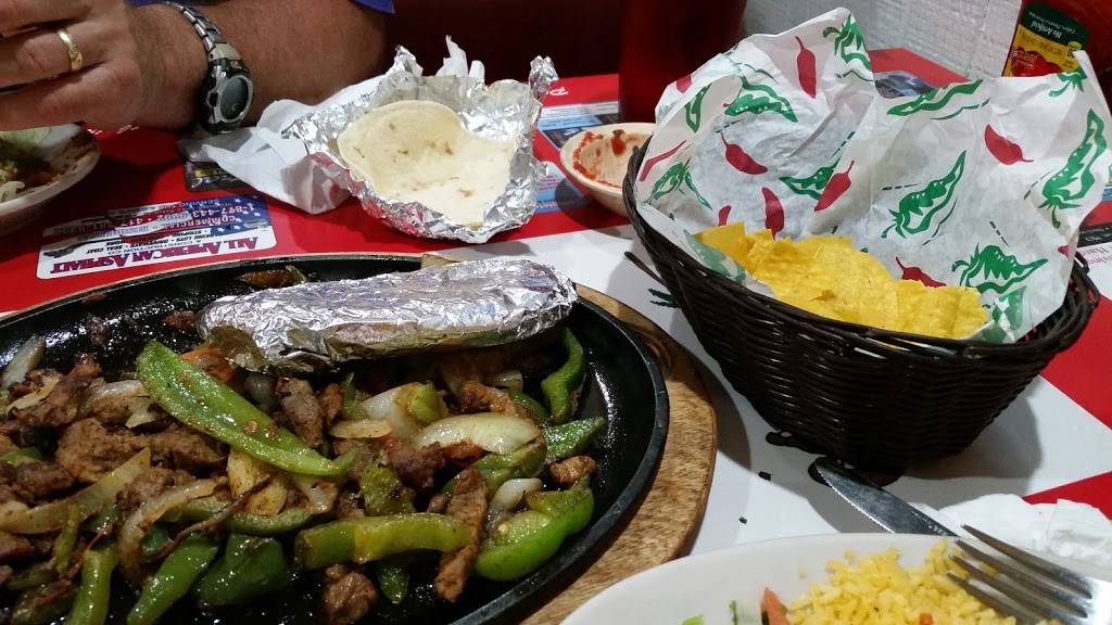 El Charco Mexican Restaurant | restaurant | 1201 Parry St, Lamar, MO 64759, USA | 4176823249 OR +1 417-682-3249