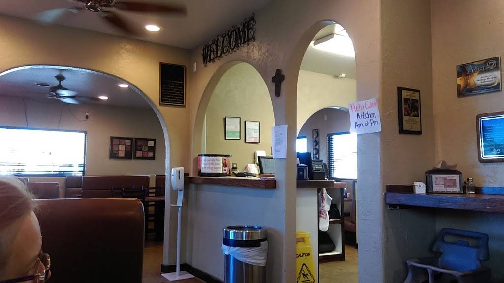 Santiagos Mexican Restaurant | restaurant | 150 1st St, Fort Lupton, CO 80621, USA | 3038574797 OR +1 303-857-4797