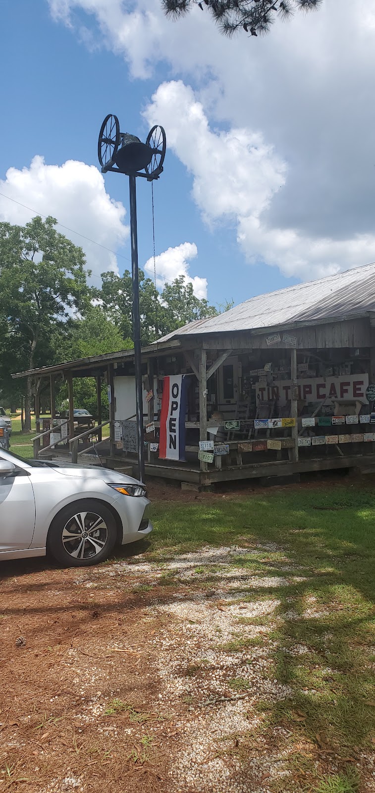 Tin Top Cafe | restaurant | 24319 Troy Hwy, Grady, AL 36036, USA | 3345847518 OR +1 334-584-7518
