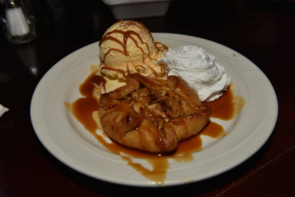 Blackstone Bar & Grill | restaurant | 600 E Veterans Pkwy, Yorkville, IL 60560, USA | 6308828305 OR +1 630-882-8305