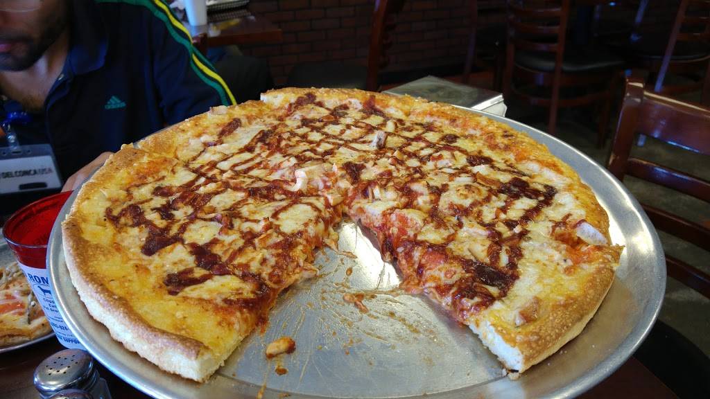 Romeos House of Pizza | restaurant | 10058 TN-72, Loudon, TN 37774, USA | 8654581343 OR +1 865-458-1343