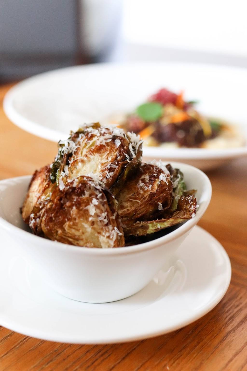 Matthews Restaurant | night club | 2107 Hendricks Ave, Jacksonville, FL 32207, USA | 9043969922 OR +1 904-396-9922