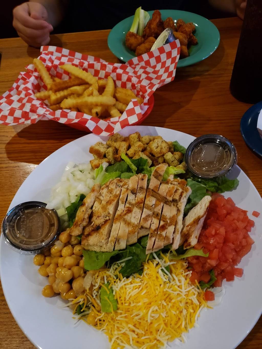 LandLubbers Raw Bar & Grill | restaurant | 1851 N Pine Island Rd, Plantation, FL 33322, USA | 9544732884 OR +1 954-473-2884