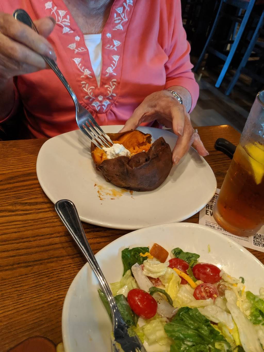 Outback Steakhouse | restaurant | 1705 Parkway, Sevierville, TN 37862, USA | 8654293085 OR +1 865-429-3085