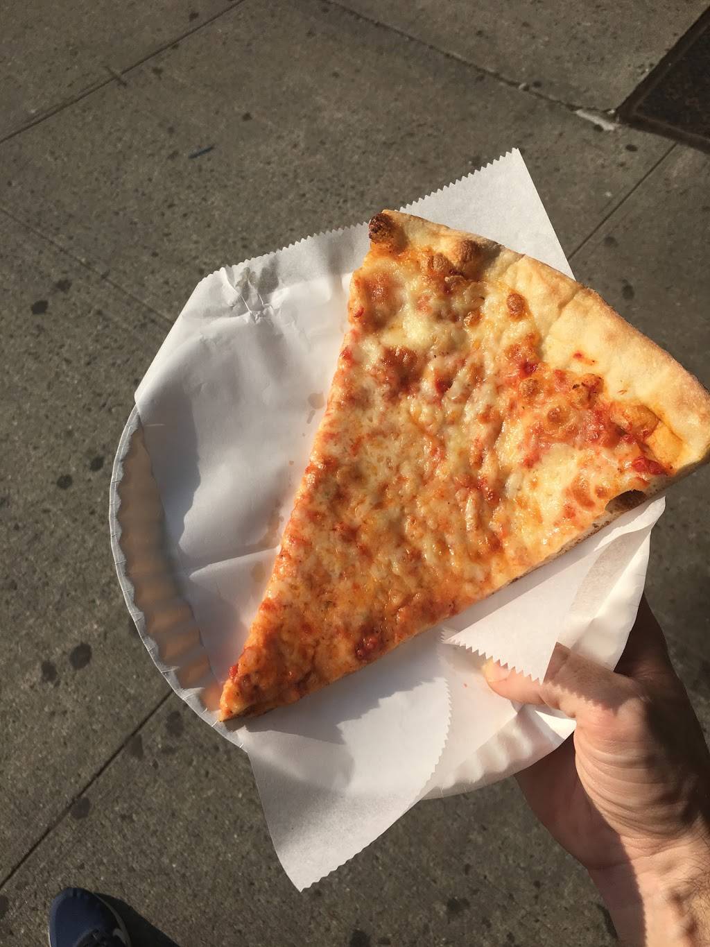 Arturos Pizza | restaurant | 1610 York Ave, New York, NY 10028, USA | 2122882430 OR +1 212-288-2430