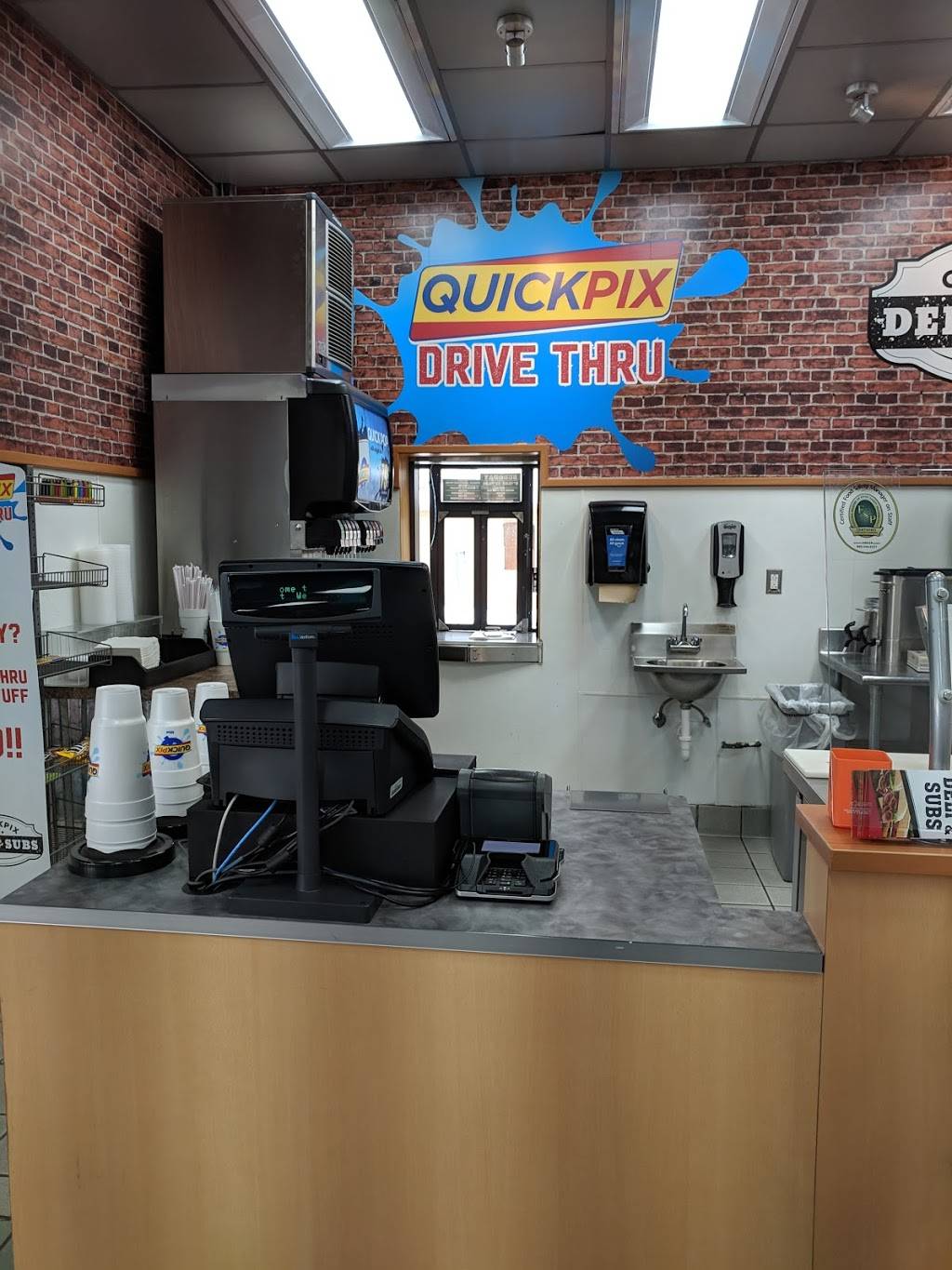 QuickPix Deli & Subs | restaurant | 515 W 30th St, Connersville, IN 47331, USA | 7658258800 OR +1 765-825-8800