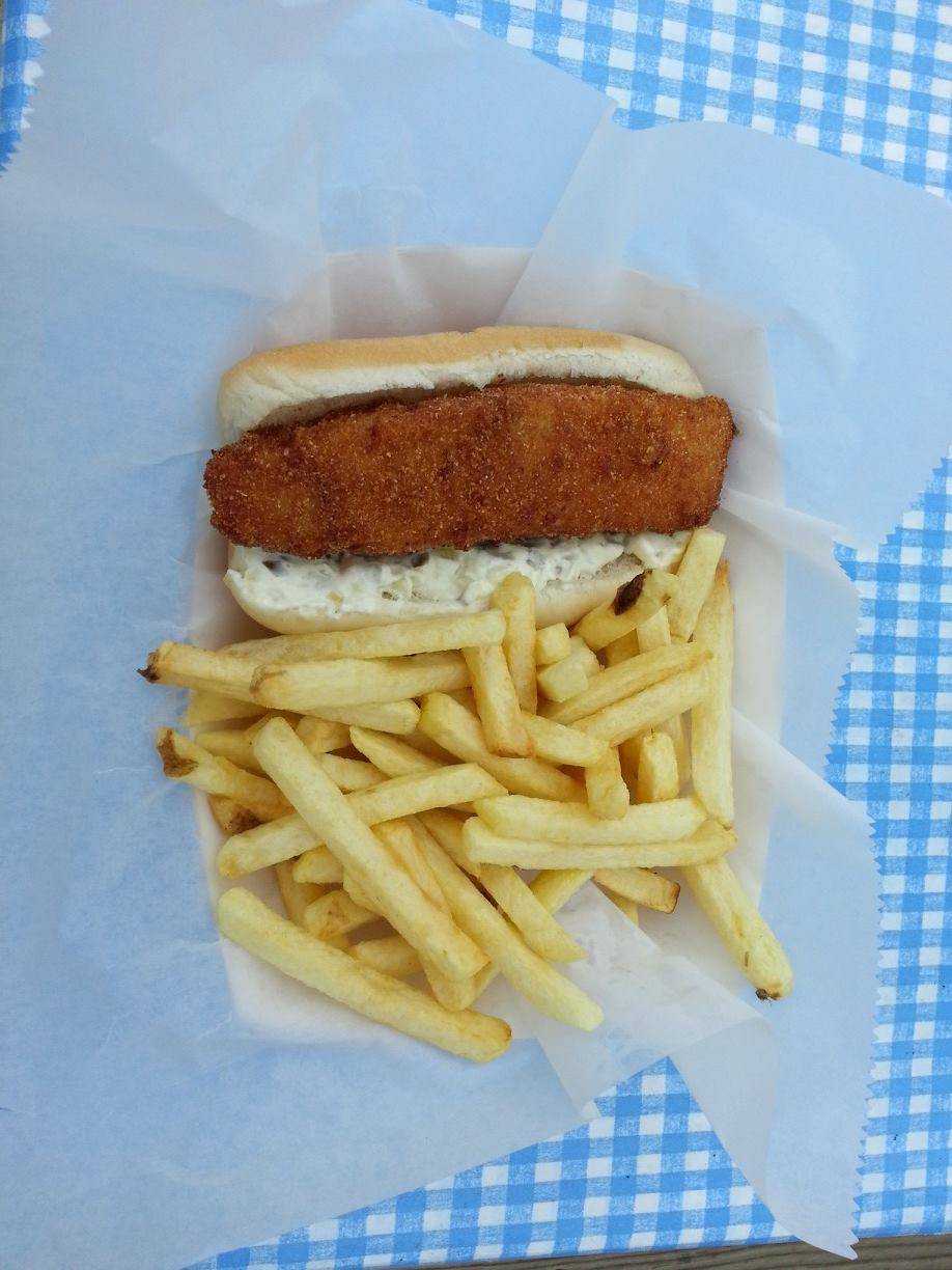 The Fence | restaurant | 1605 PA-405, Milton, PA 17847, USA | 5705242865 OR +1 570-524-2865