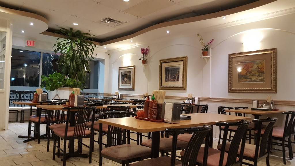 Pho Dau Bo Restaurant | restaurant | 1525 Bristol Rd W, Mississauga, ON L5M 4Z1, Canada | 9058129878 OR +1 905-812-9878
