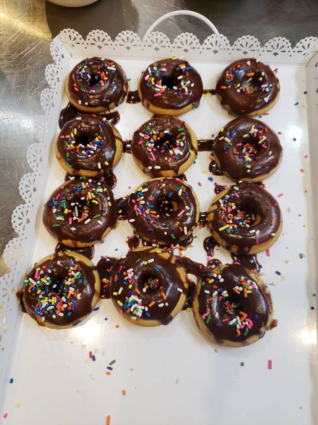 Austins Buffet And Bakery | restaurant | 2300 W State Rd 434, Longwood, FL 32779, USA | 4072602178 OR +1 407-260-2178