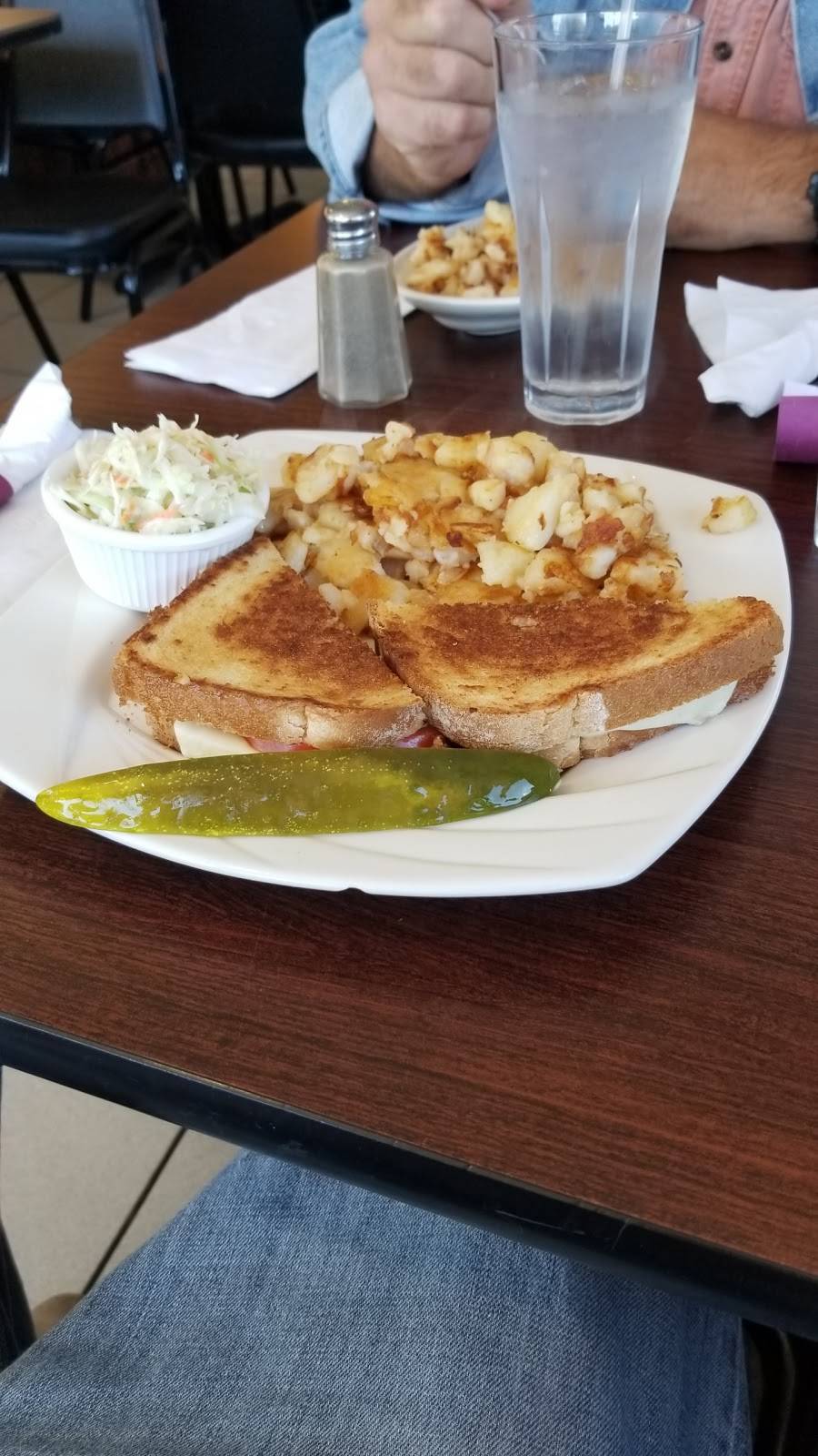 Route Ten Restaurant | restaurant | 3810 Whitney Ave, Hamden, CT 06518, USA | 2036919990 OR +1 203-691-9990