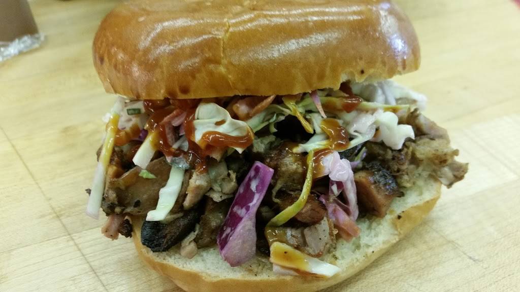 Sugar And Smoke Brazen BBQ | restaurant | 74 School St, Putnam, CT 06260, USA | 8609287842 OR +1 860-928-7842