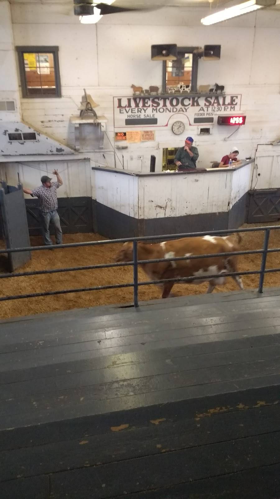 Sugarcreek Stockyard | restaurant | 102 Buckeye St, Sugarcreek, OH 44681, USA | 3308311720 OR +1 330-831-1720