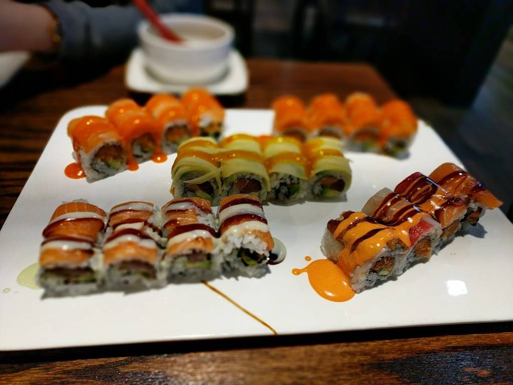 Sushi Republic | restaurant | 3365 Hillside Avenue, New Hyde Park, NY 11040, USA | 5167473377 OR +1 516-747-3377