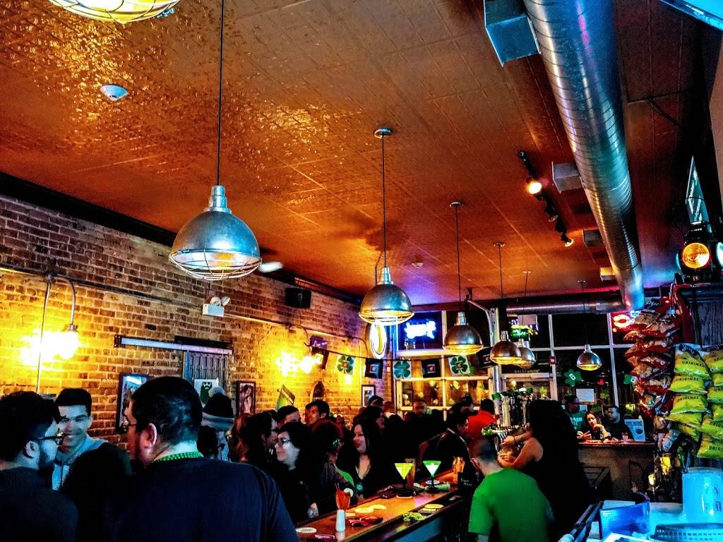 Off The Traxx | restaurant | 3144 Oak Park Ave # A, Berwyn, IL 60402, USA | 7086374430 OR +1 708-637-4430