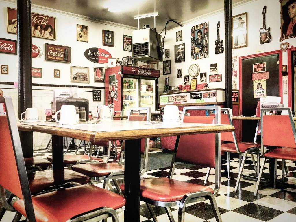 Bubs Diner | restaurant | 14 Queen St, Harrow, ON N0R 1G0, Canada | 5197384148 OR +1 519-738-4148