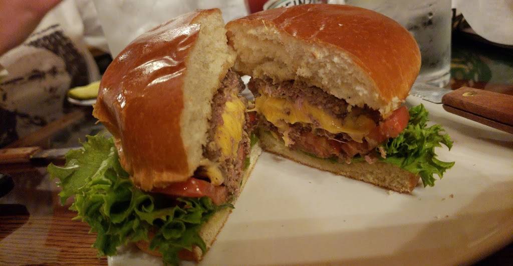 Crafty Cow | restaurant | 2675 S Kinnickinnic Ave, Milwaukee, WI 53207, USA | 4148080481 OR +1 414-808-0481