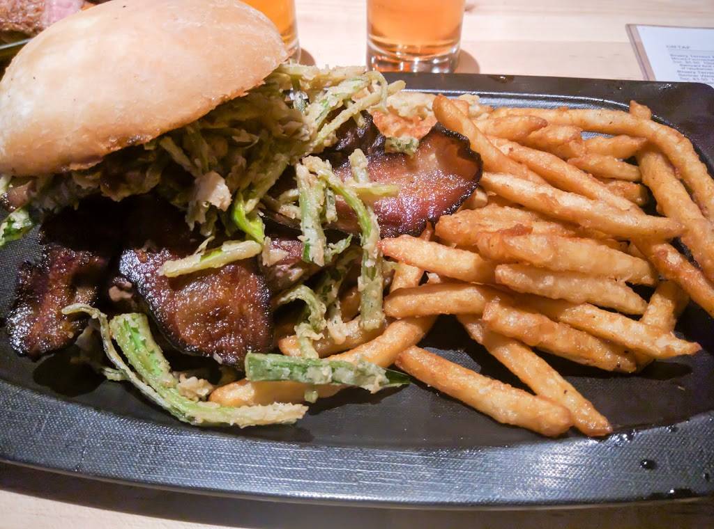 Belching Beaver Brewery Tavern and Grill | restaurant | 302 E Broadway, Vista, CA 92084, USA | 7602958599 OR +1 760-295-8599