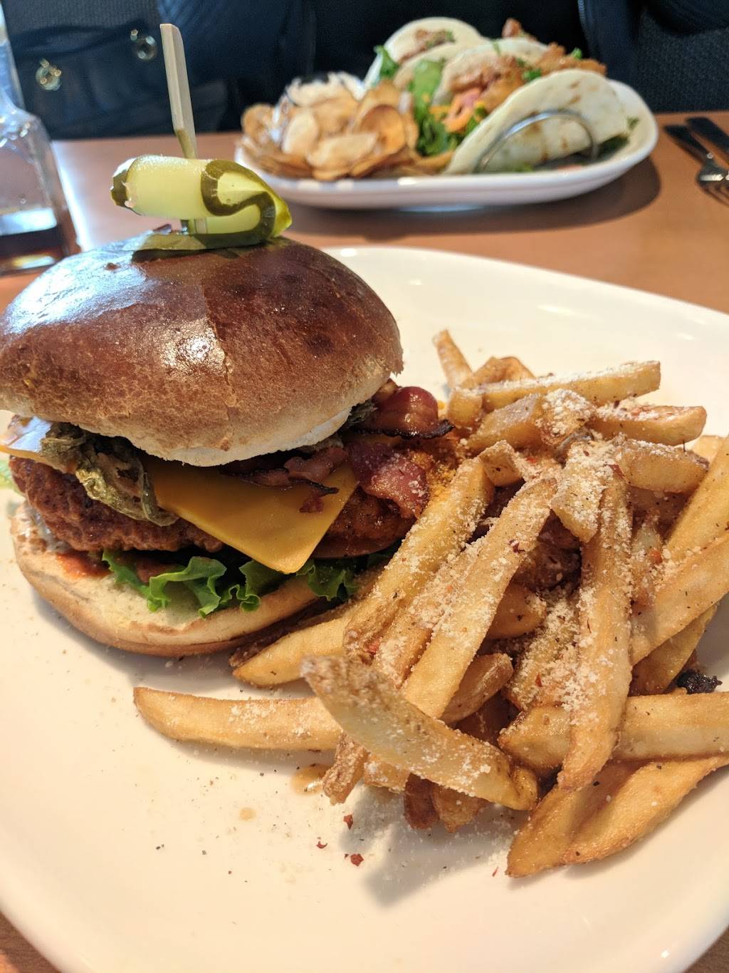 Boston Pizza | restaurant | 860 Talbot St, St Thomas, ON N5P 1E2, Canada | 5196317007 OR +1 519-631-7007