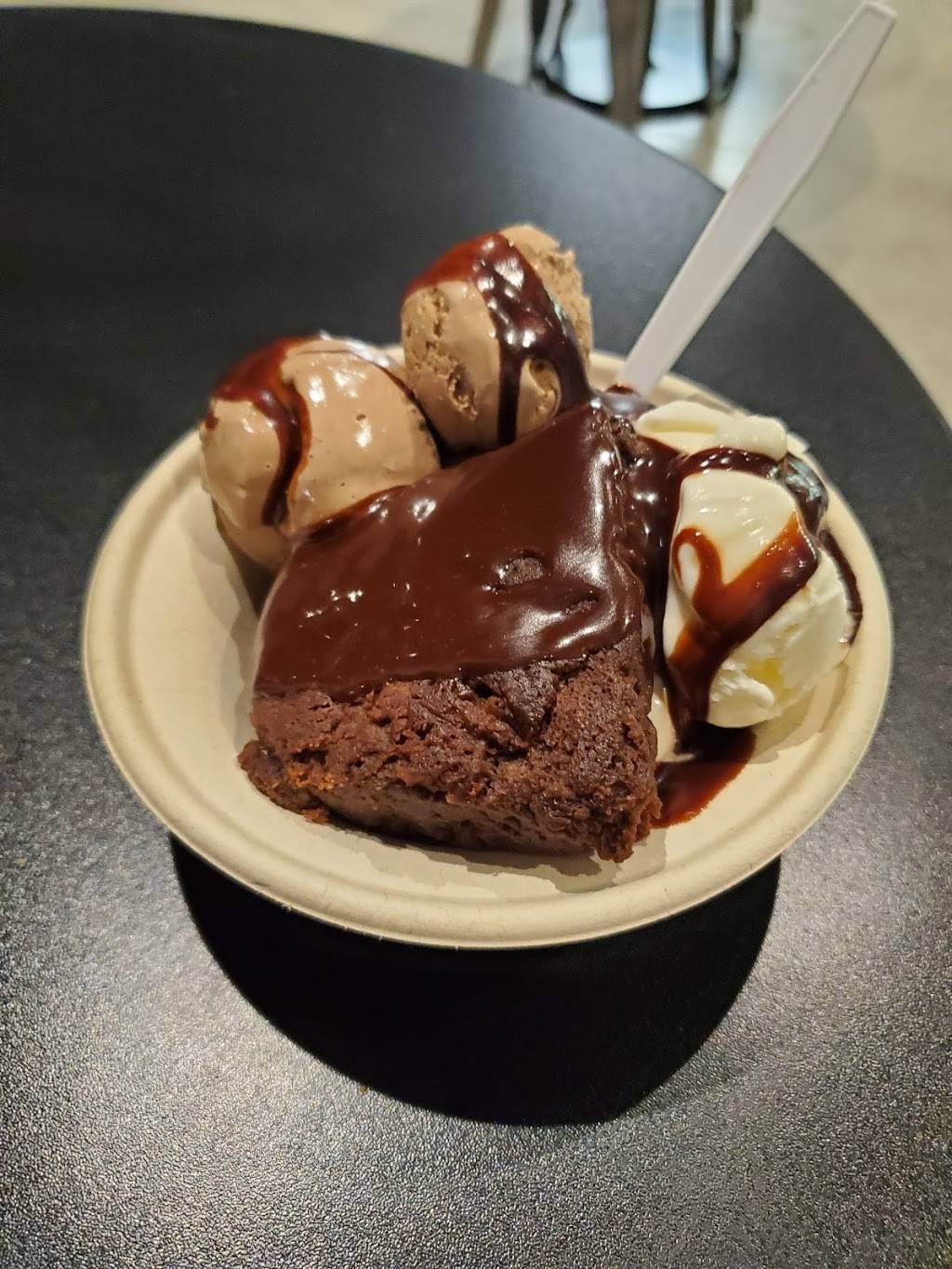 The Outside Scoop | restaurant | 2410 SW White Birch Dr Suite 100, Ankeny, IA 50023, USA | 5154448234 OR +1 515-444-8234