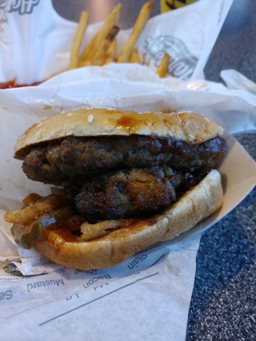 Hardees | restaurant | 11660 Allisonville Rd, Fishers, IN 46038, USA | 3175775914 OR +1 317-577-5914