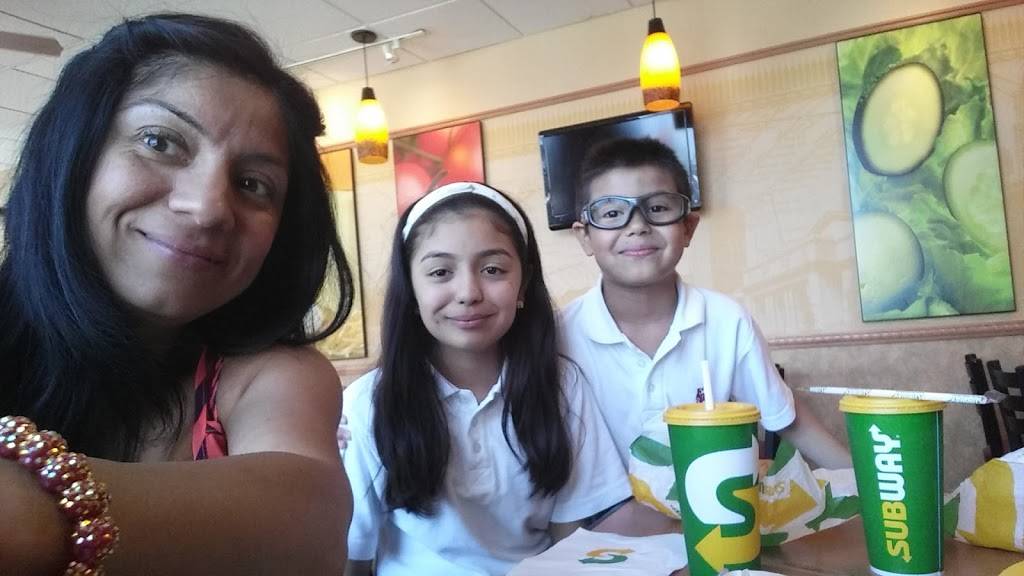 Subway | restaurant | 4845 Rue Jean-Talon, Saint-Léonard, QC H1S 1K4, Canada | 5143157141 OR +1 514-315-7141