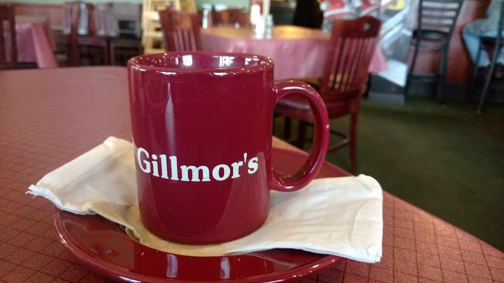 Gillmors Restaurant | restaurant | 236 W Broadway, Lincoln, ME 04457, USA | 2077946565 OR +1 207-794-6565
