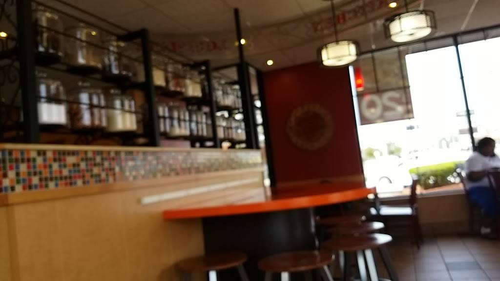 Popeyes Louisiana Kitchen | restaurant | 13959 Woodward Ave, Highland Park, MI 48203, USA | 3138658579 OR +1 313-865-8579