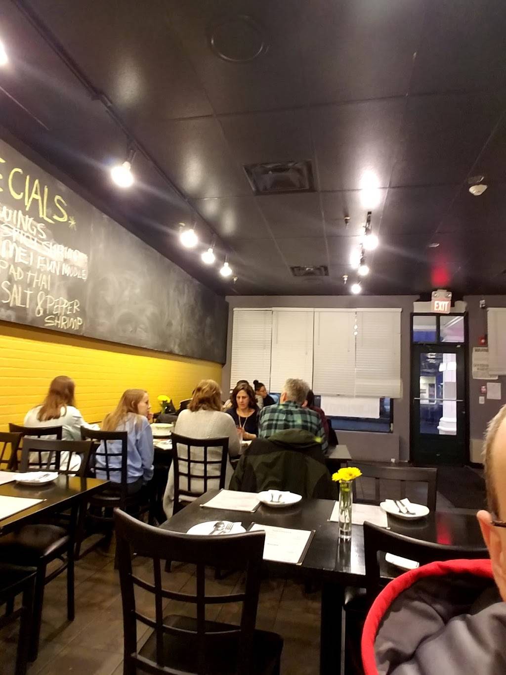 Yellow Elephant | restaurant | 57 Perinton Hills Office Park, Fairport, NY 14450, USA | 5852237333 OR +1 585-223-7333