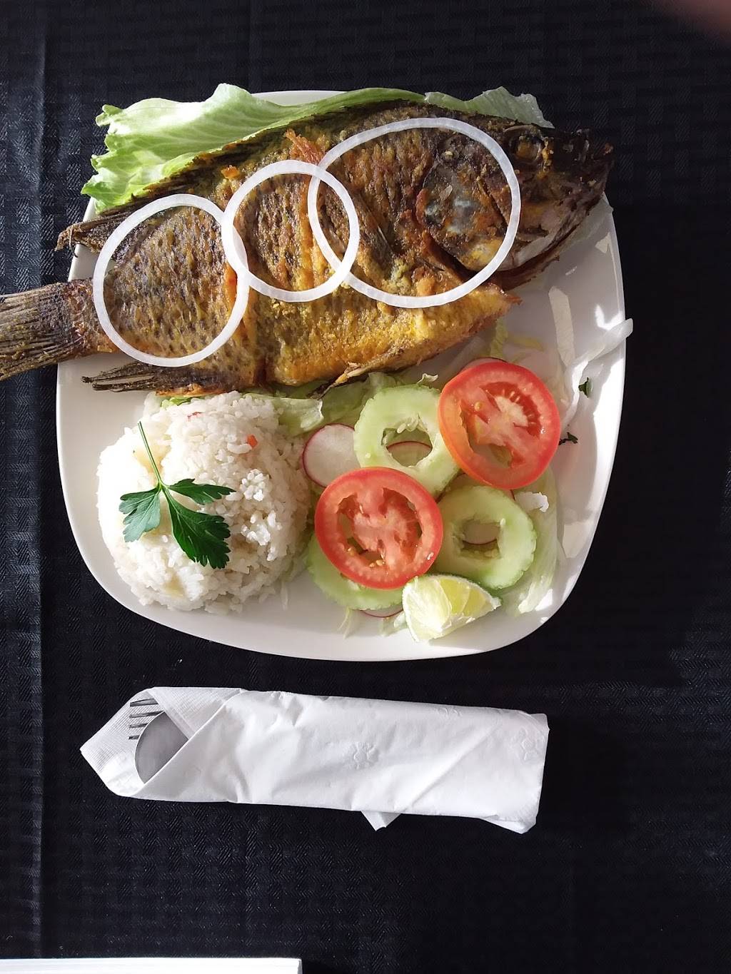 Mi Quetzal restaurant | restaurant | 207 W Grand Ave, Bensenville, IL 60106, USA | 6304758685 OR +1 630-475-8685