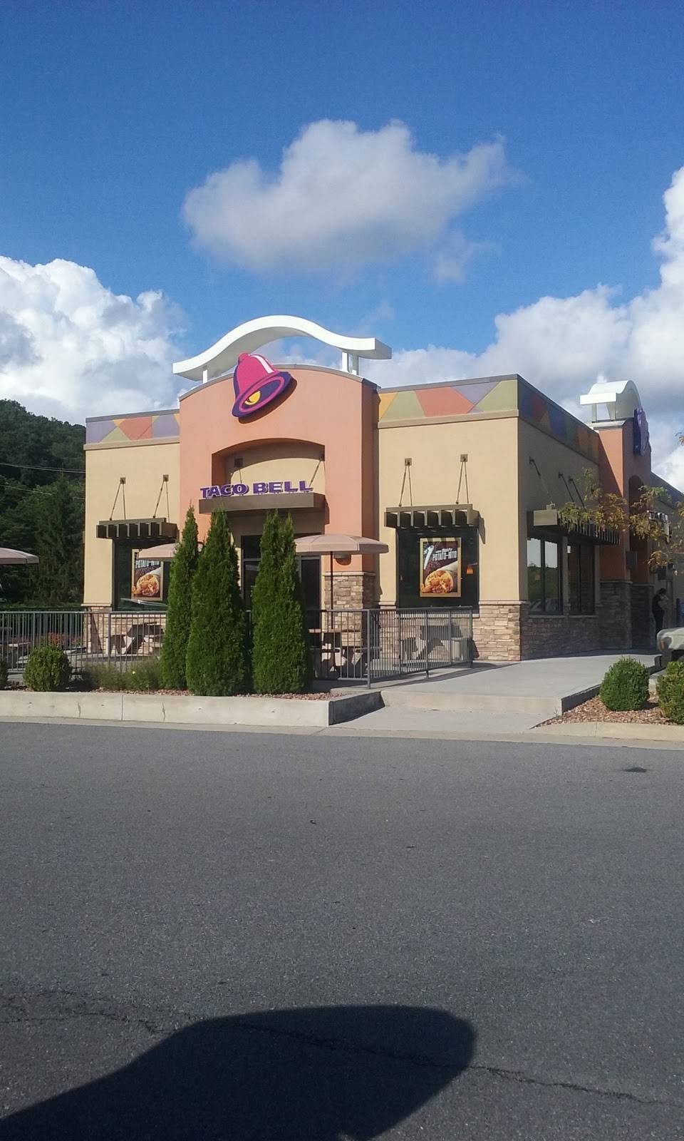 Taco Bell | meal takeaway | 3951 College Ave, Bluefield, VA 24605, USA | 2763221303 OR +1 276-322-1303