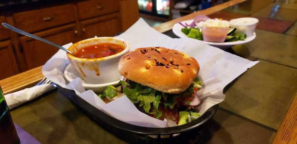 Slim & Jumbos | restaurant | 8101 Main St, Garrettsville, OH 44231, USA | 3305270999 OR +1 330-527-0999