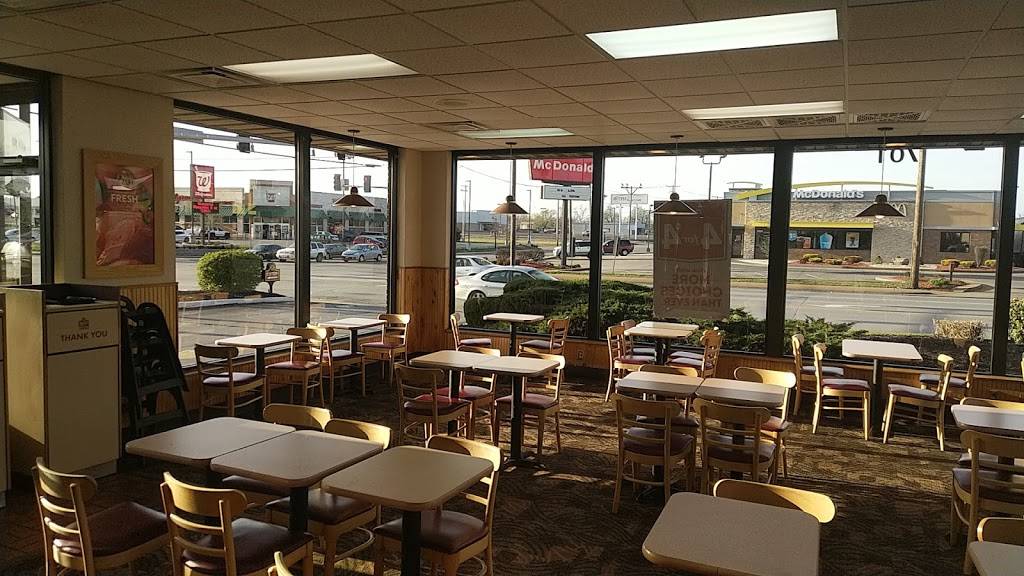 Wendys | restaurant | 701 S Maiden Ln, Joplin, MO 64801, USA | 4177821010 OR +1 417-782-1010