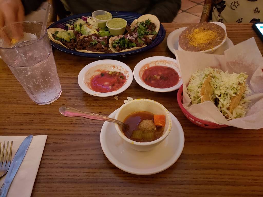 Los Vaqueros Mexican Grill | restaurant | 3909 W Florida Ave, Hemet, CA 92545, USA | 9517661192 OR +1 951-766-1192