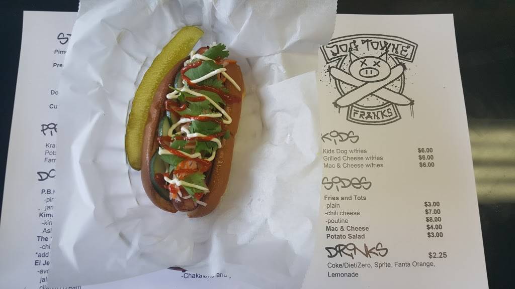 Dog Towne Franks | restaurant | 307b E College Ave, Decatur, GA 30030, USA | 4044815939 OR +1 404-481-5939