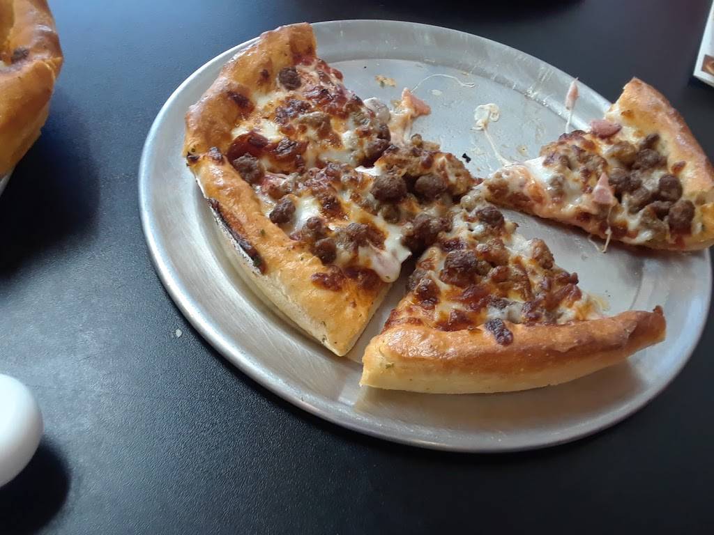 Simple Simons Pizza | restaurant | 309 Henderson Ave, Palacios, TX 77465, USA | 3619720998 OR +1 361-972-0998