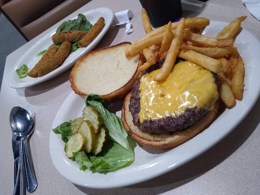 10th Street DINER | restaurant | 1701 10th Ave, Leavenworth, KS 66048, USA | 9132505770 OR +1 913-250-5770