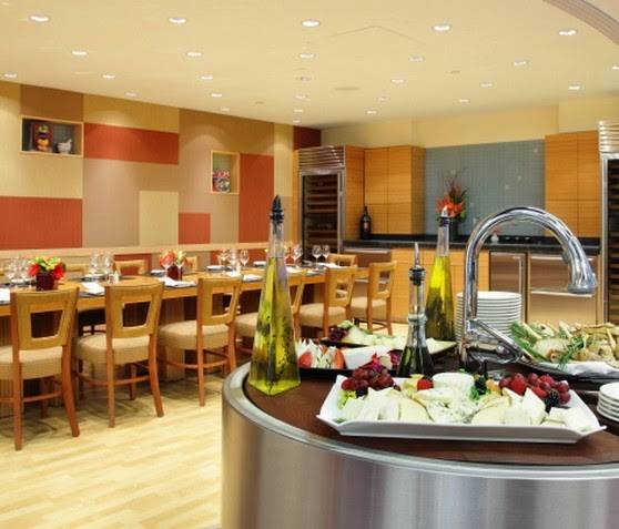 Action Kitchen | restaurant | 1 Seaport Ln #2013, Boston, MA 02210, USA | 6173854212 OR +1 617-385-4212