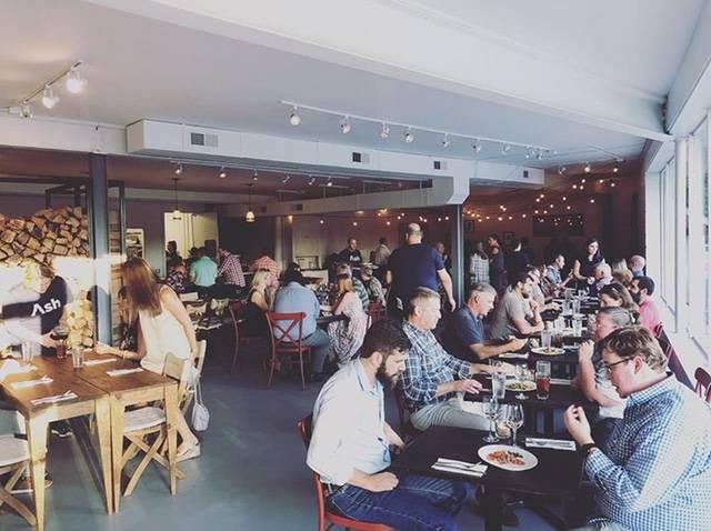 Ash Neighborhood Bar & Grill | restaurant | 705 Oak Grove Rd, Homewood, AL 35209, USA | 2055589401 OR +1 205-558-9401