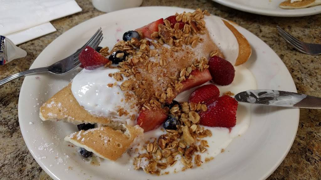 Carolyns Cafe | restaurant | 1150 Brookside Ave, Redlands, CA 92373, USA | 9093358181 OR +1 909-335-8181