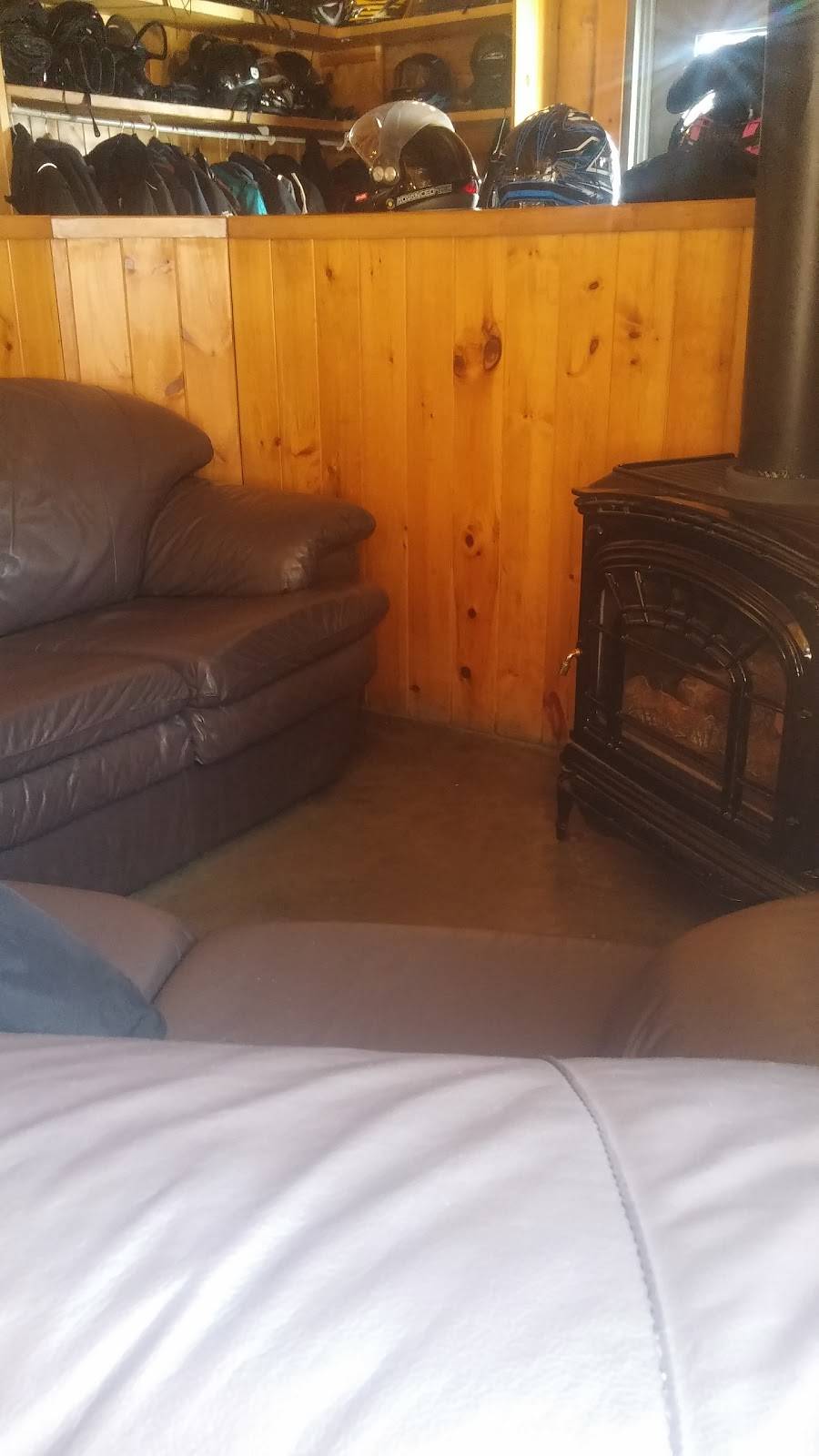 Club des Montagnards | restaurant | 388 Route du Moulin, Saint-Sylvestre, QC G0S 3C0, Canada | 4185962010 OR +1 418-596-2010