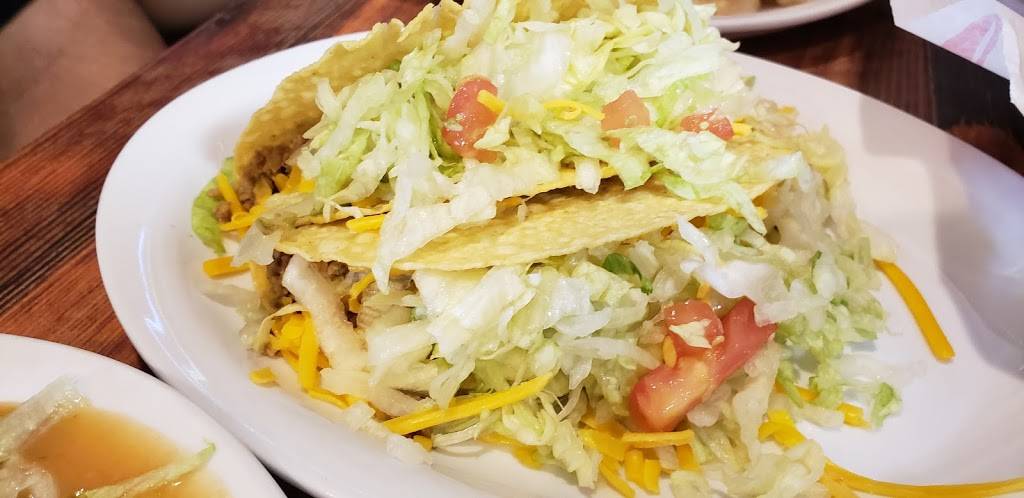 Santiagos Mexican Restaurant | restaurant | 150 1st St, Fort Lupton, CO 80621, USA | 3038574797 OR +1 303-857-4797