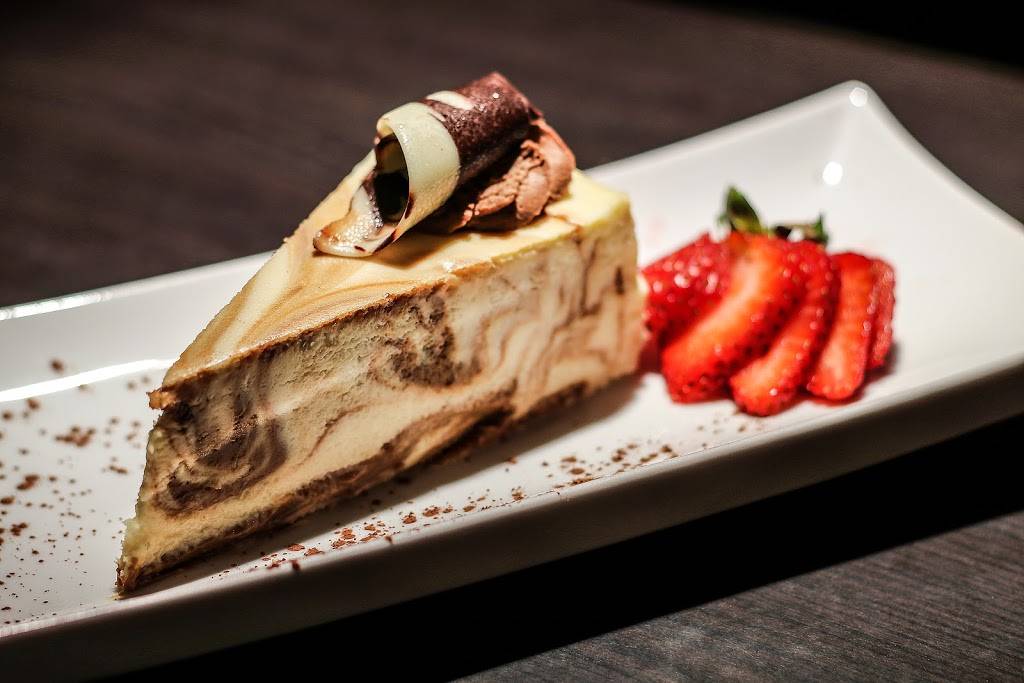 Caroles Cheesecake Counter | restaurant | 2470 Yonge St, Toronto, ON M4P 2H5, Canada | 6472810072 OR +1 647-281-0072