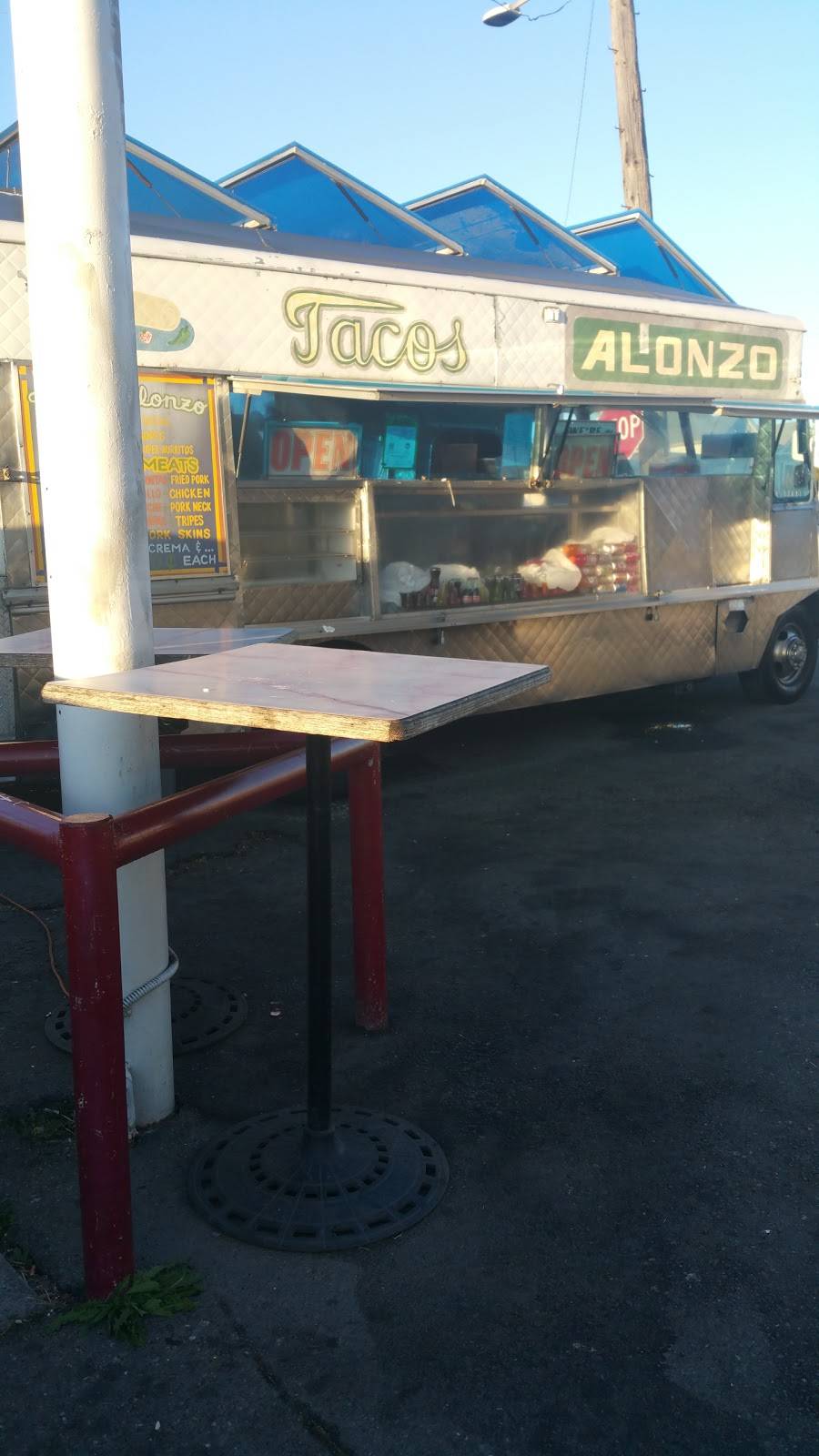 Tacos Alonzo | restaurant | 2701 E 20th St, Oakland, CA 94601, USA | 5103952428 OR +1 510-395-2428