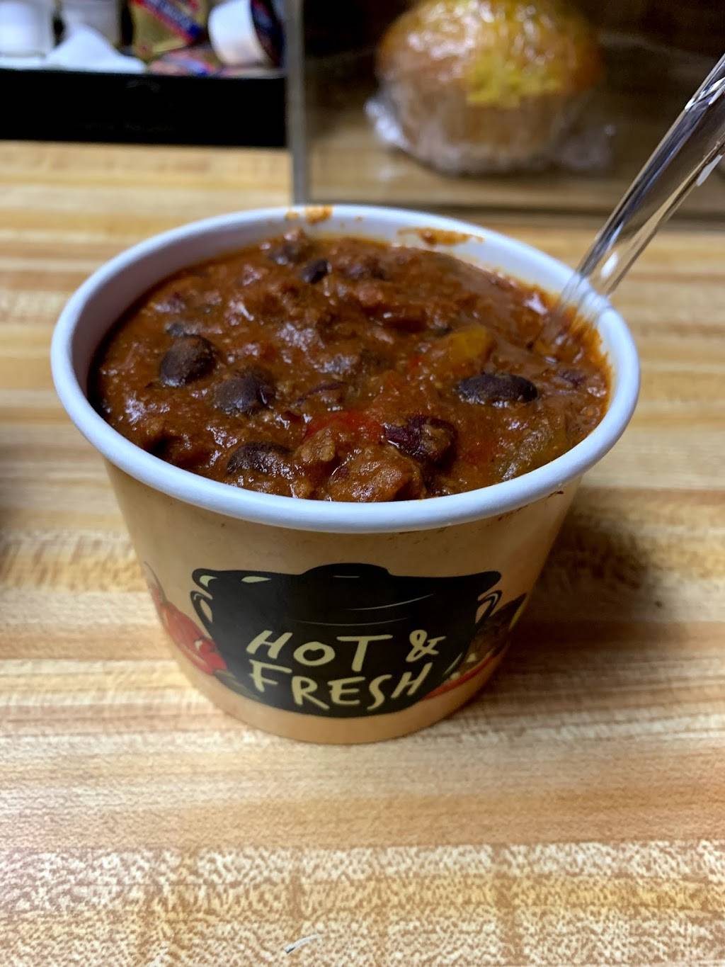 Monmouth Kwik Shop | meal takeaway | 4 Academy Rd, Monmouth, ME 04259, USA | 2079333334 OR +1 207-933-3334