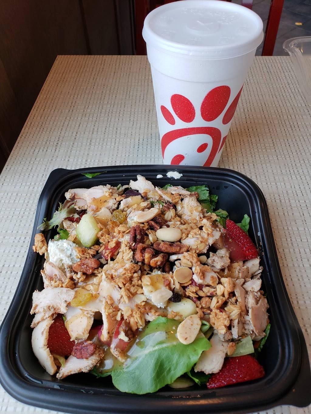 Chick-fil-A | restaurant | 2750 E Beltline Ave SE, Grand Rapids, MI 49546, USA | 6164642697 OR +1 616-464-2697