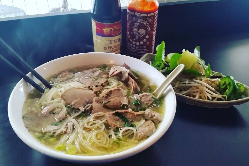 Bourays Pho & grill | restaurant | 609 Clay St, Houston, TX 77002, USA | 7136525999 OR +1 713-652-5999