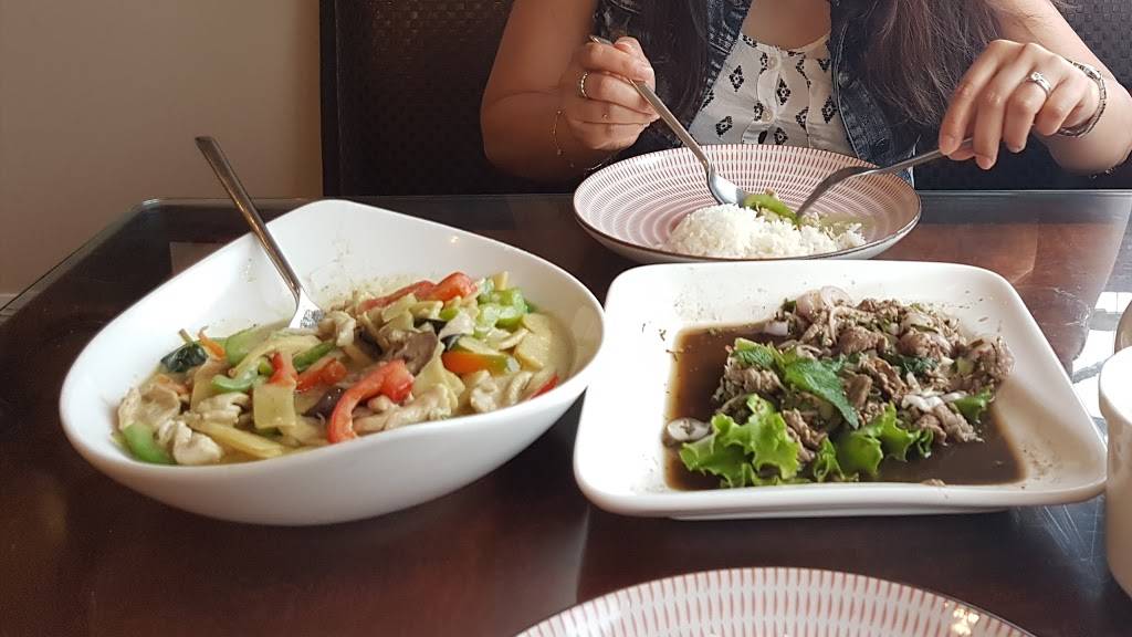 Phuket Royal | restaurant | 713 Somerset St W, Ottawa, ON K1R 6P7, Canada | 6132353134 OR +1 613-235-3134