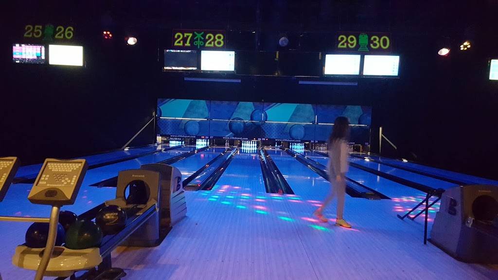 Lanes Trains And Automobiles | restaurant | 450 Butler Dr, Murfreesboro, TN 37127, USA | 6158903999 OR +1 615-890-3999