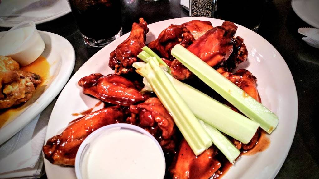 Frank & Teressas Anchor Bar | restaurant | 2-20 E North St, Buffalo, NY 14203, USA | 7168868920 OR +1 716-886-8920