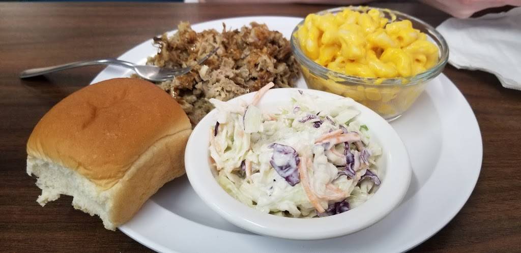 Smokin Eddies BBQ | restaurant | 213 W Main St, Louisa, VA 23093, USA | 5409671990 OR +1 540-967-1990